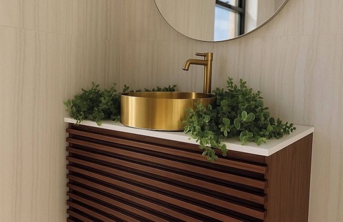 East Allegheny Apartment | 2 BEDS - Free Parking - Stay Central