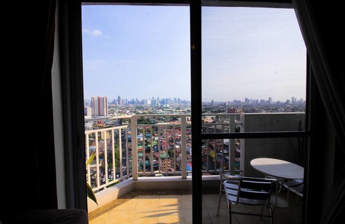 Sampaloc Condo | 2 Beds Penthouse End Unit, Great Panoramic City View w/FREE Parking
