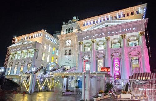 Faisalabad Apartment | 2 BHK Apartment in Lyallpur Galleria Mall, 2 Bedroom with Living Room, Basement Parking, 24x7 Security