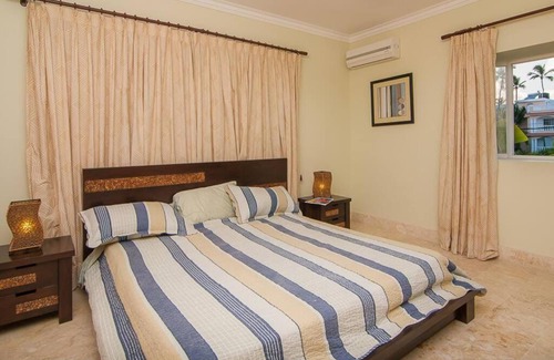 El Cortecito Apartment | 2 br apart steps from the beach