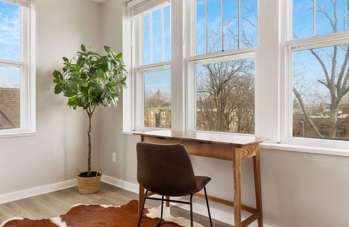 University City Apartment | β
2 BR Apt β
Mid Term Stay β
The Loop - WashU - BJC π₯