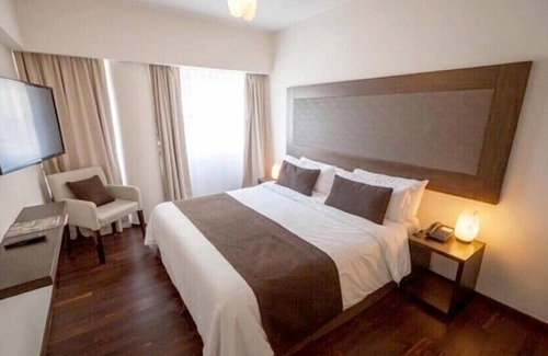 El Centro Hotel | 2 BR Suite within Walking Distance to Palacio San Martin