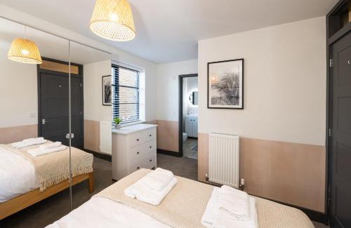 Salisbury Apartment | 2 Castle Mews