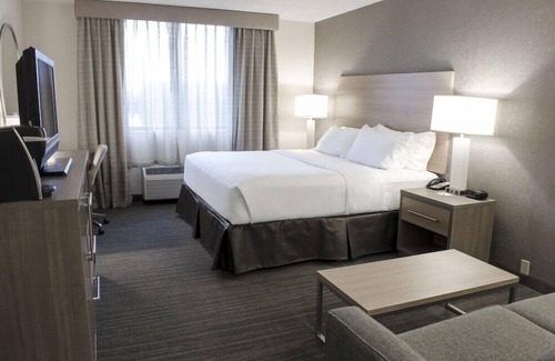 Fargo Hotel | 2 Connecting Suites at a Hotel