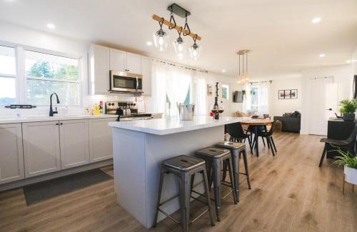 Tudor and Cashel Villa | 2 Cottages Side-by-Side - Waterfront -Hot Tub-Pets