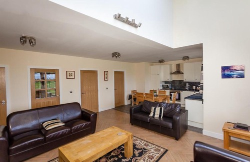 Linlithgow Apartment | 2 Eden at Williamscraig Holiday Cottages