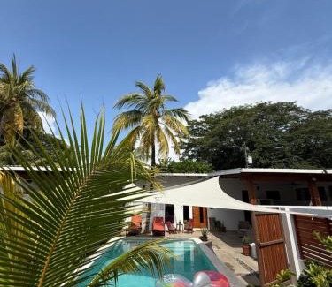 La Libertad House | 2 El Tunco Villa Oya Relax, Surf & Family Time