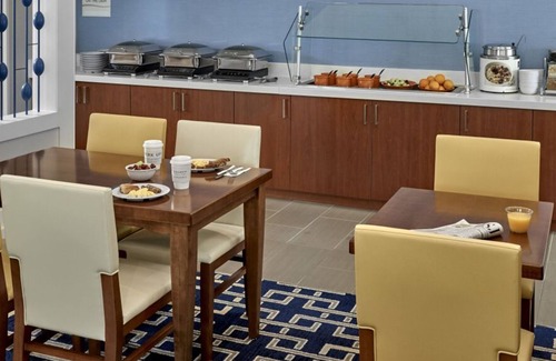 Sharonville House | 2 Family-friendly Suites W/Kitchen! Minutes to Twin Creek Preserve! FREE Parking