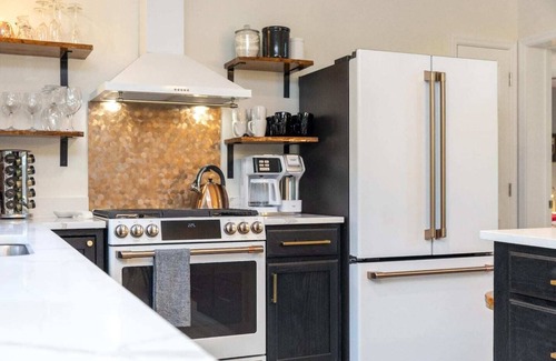 McHenry Cabin | 2 Kayaks & 1 Canoe To Explore The Lake * Private Dock For Your Boat!* Disney+*Grill