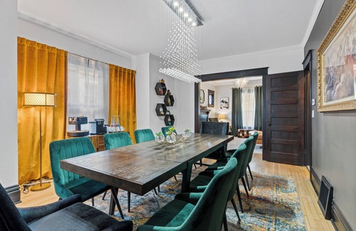 Westport House | 2 King Beds and 2 Full Bath- Walk to Westport!