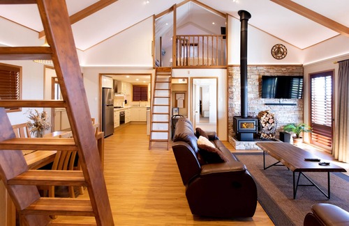 Oberon House | 2 Luxury Alpine Chalets for up to 12 guests - 6 bedrooms -5 Bathrooms
