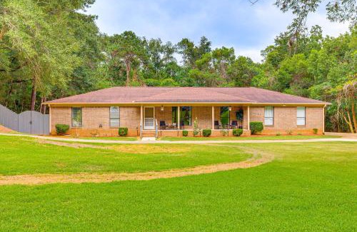 Daphne House | 2 Mi to Bay and Beaches Home with Gazebo in Daphne