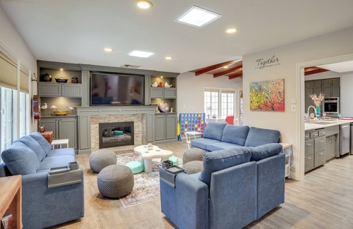 Harbor House | 2 Mi to Cal State Long Beach: Bungalow w/Hot Tub!