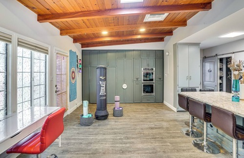 Harbor House | 2 Mi to Cal State Long Beach: Bungalow w/Hot Tub!