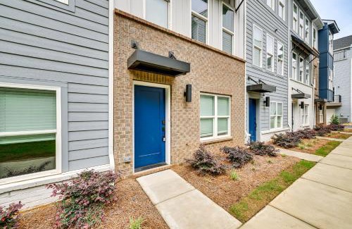 Charlotte House | 2 Mi to Dtwn Charlotte Unit with Rooftop Deck!