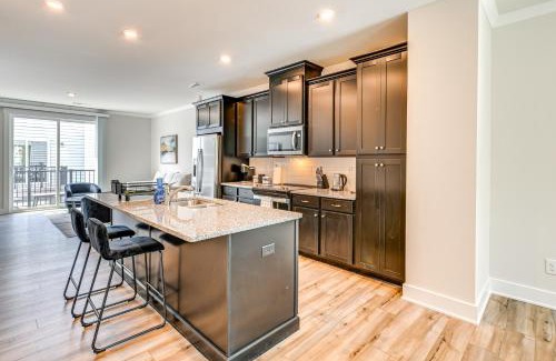 Charlotte House | 2 Mi to Dtwn Charlotte Unit with Rooftop Deck!