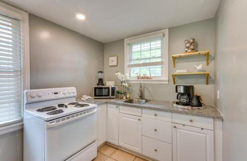 East Hill Apartment | 2 Mi to Dtwn Pensacola Charming Apartment