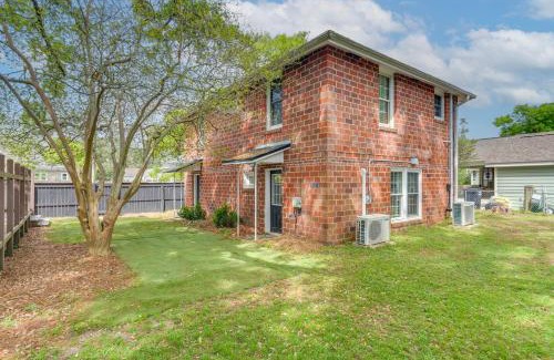 East Hill Apartment | 2 Mi to Dtwn Pensacola Charming Apartment