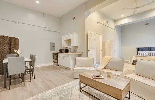 Scranton Apartment | 2 Mi to Dtwn: Scranton Studio w/Large Yard