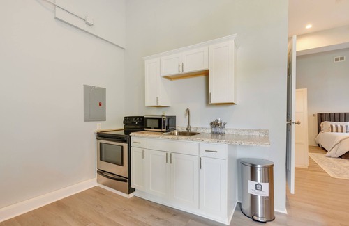 Scranton Apartment | 2 Mi to Dtwn: Scranton Studio w/Large Yard