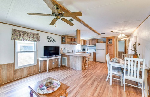 Ellenton House | 2 Mi to Ellenton Outlets: Home w/Community Perks!