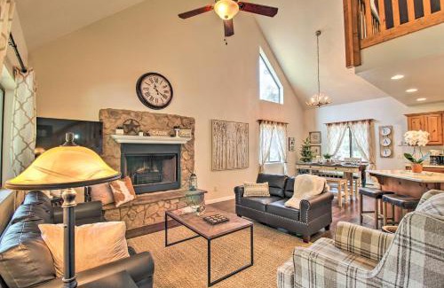 Show Low House | 2 Mi to Fool Hollow Lake Wooded Cabin with Fire Pit