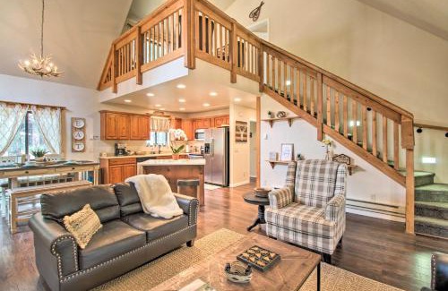 Show Low House | 2 Mi to Fool Hollow Lake Wooded Cabin with Fire Pit