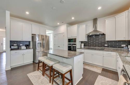 South Belmont House | 2 Mi to Historic Dtwn Belmont: Family Gem w/Patio