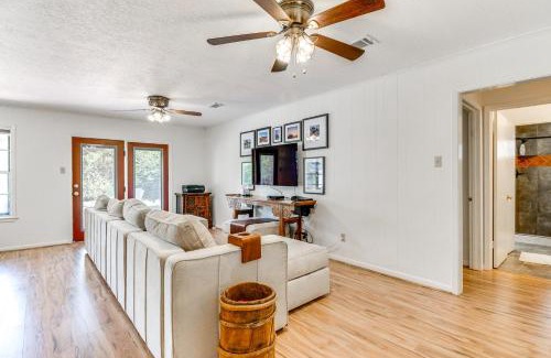 College Station House | 2 Mi to Kyle Field Bryan Home with Fenced Yard