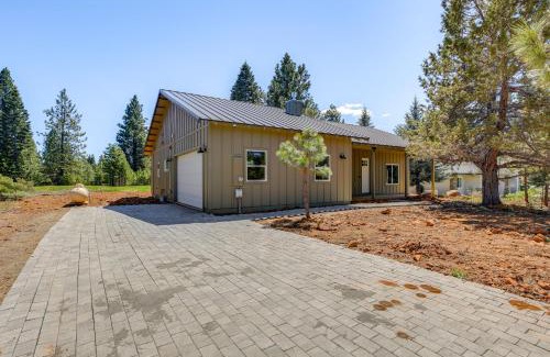 Bailey Creek House | 2 Mi to Lake Almanor Home with Golf Course Views!