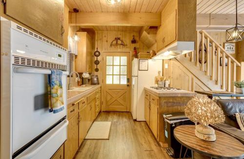 Arrowhead Villas House | 2 Mi to Lake Arrowhead Pet-Friendly Cabin