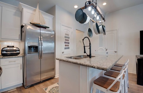 Montgomery House | 2 Mi to Lake Conroe Access: Home w/Pool Table!