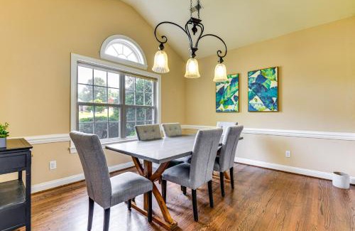 Huntersville House | 2 Mi to Lake Norman Home with Deck in Huntersville!