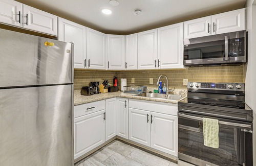 Long Reach Apartment | 2 Mi to Shops & Eateries: Columbia Condo w/Patio