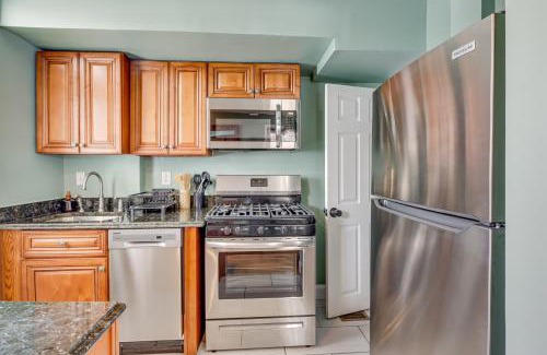Northeast House | 2 Mi to The Fields At RFK Campus DC Getaway
