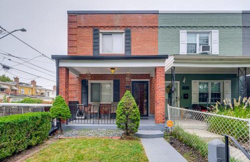 Northeast House | 2 Mi to The Fields At RFK Campus DC Getaway