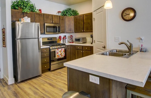 Providence House | 2 Mi to Zootah Providence Townhome with Fireplaces