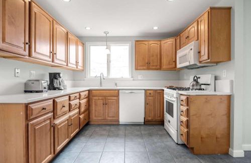 Eastham House | 2 Miles to Coast Guard Beach