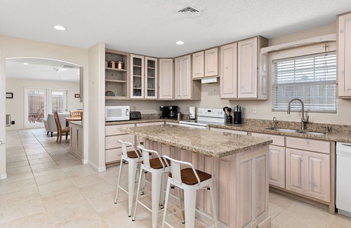 South Padre Island House | 2-min Walk to Beach, Private House with Pool