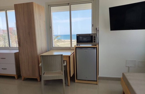 Chebba Apartment | 2 minutes from the beach, safe, high-standard studio with beautiful sea view.