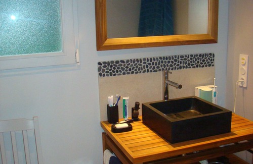 Riec-sur-Belon House | 2-person gîte "L'escapade", haven of peace with terrace and magical garden