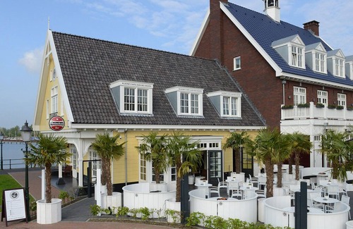 Municipality of Huizen House | 2 Relaxing Haven Near Naarderbos Trails, Nature Reserve & Cultural Attractions