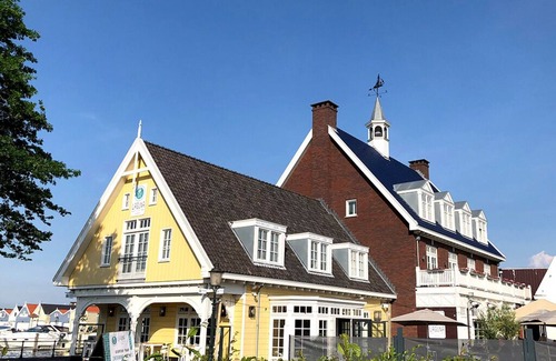 Municipality of Huizen House | 2 Relaxing Haven Near Naarderbos Trails, Nature Reserve & Cultural Attractions