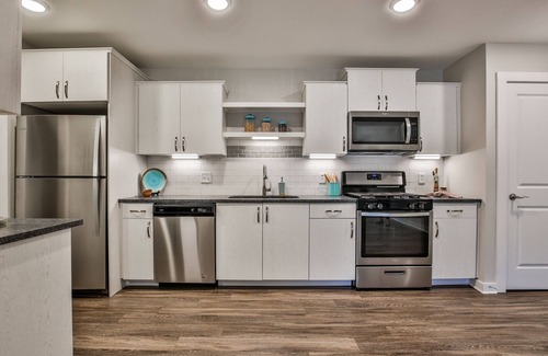 Cumberland Apartment | 2 Riverside Atlanta - Nestled in nature, close to everything!