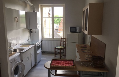 Chinon Apartment | 2 room furnished apartment rental in CHINON in the heart of the medieval town. R + 2
