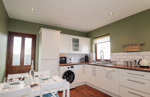 Portsoy Cottage | 2 SEAFIELD PLACE, pet friendly, character holiday cottage in Portsoy