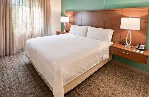 Plantation Resort | 2 Spacious Suites w/Kitchens, Free Breakfast, Outdoor Pool!