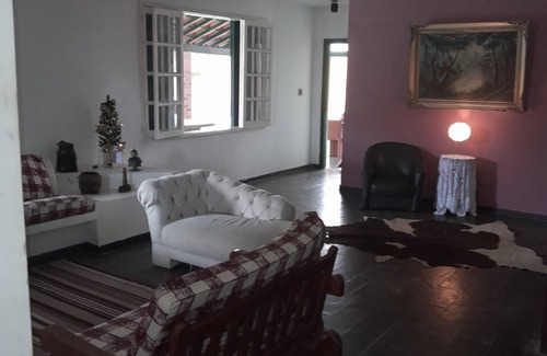 Itaipuacu Villa | 2-storey colonial mansion 400 m from the beach. Large balcony, swimming pool, barbecue.