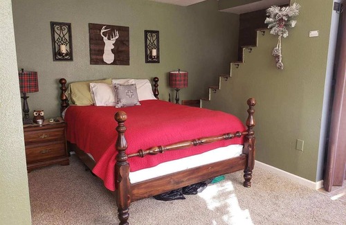 Georgetown Cottage | 2 story tiny house ready for your retreat in the woods. 4x4 and horses welcome!