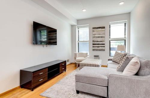 Pulaski Park Apartment | 2 Suites 2 Floors in Downtown Chicago